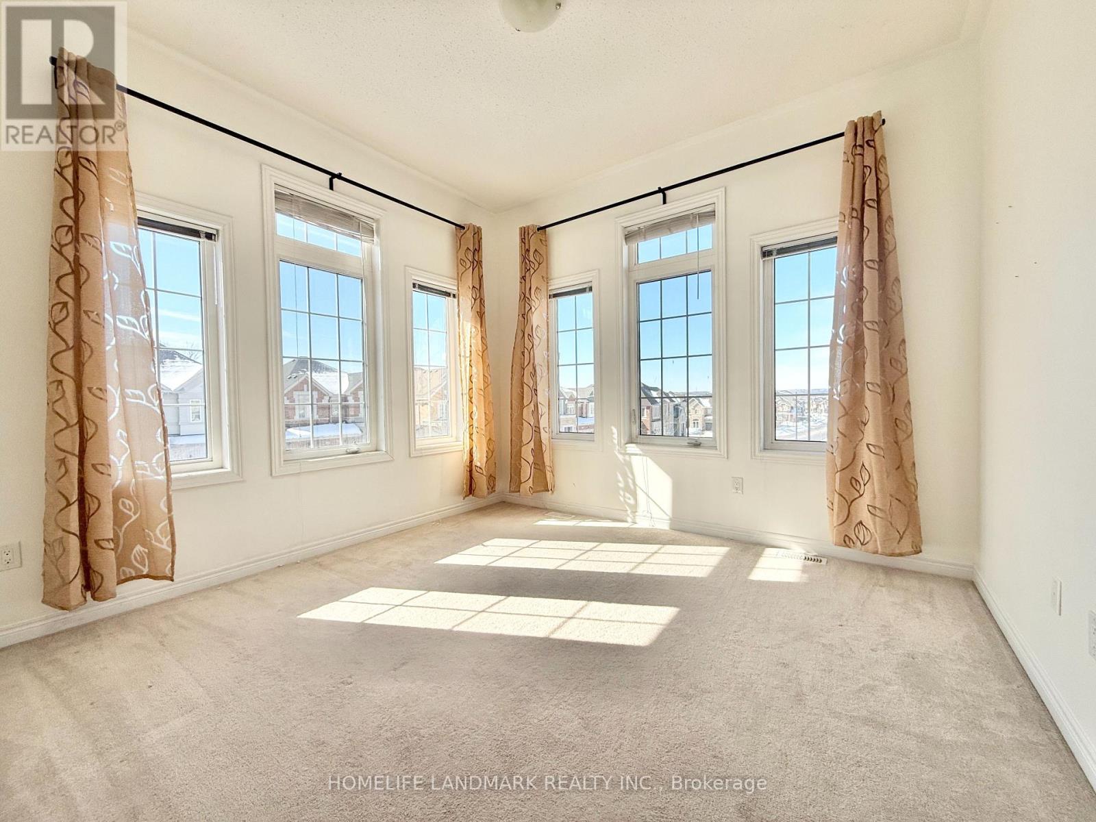 328 Roy Harper Avenue, Aurora, Ontario  L4G 1A6 - Photo 10 - N12831980