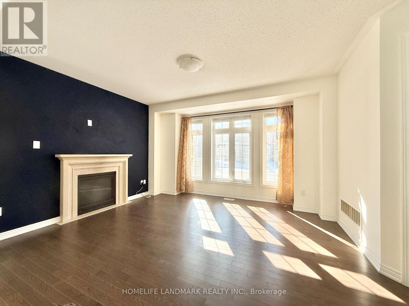 328 Roy Harper Avenue, Aurora, Ontario  L4G 1A6 - Photo 7 - N12831980