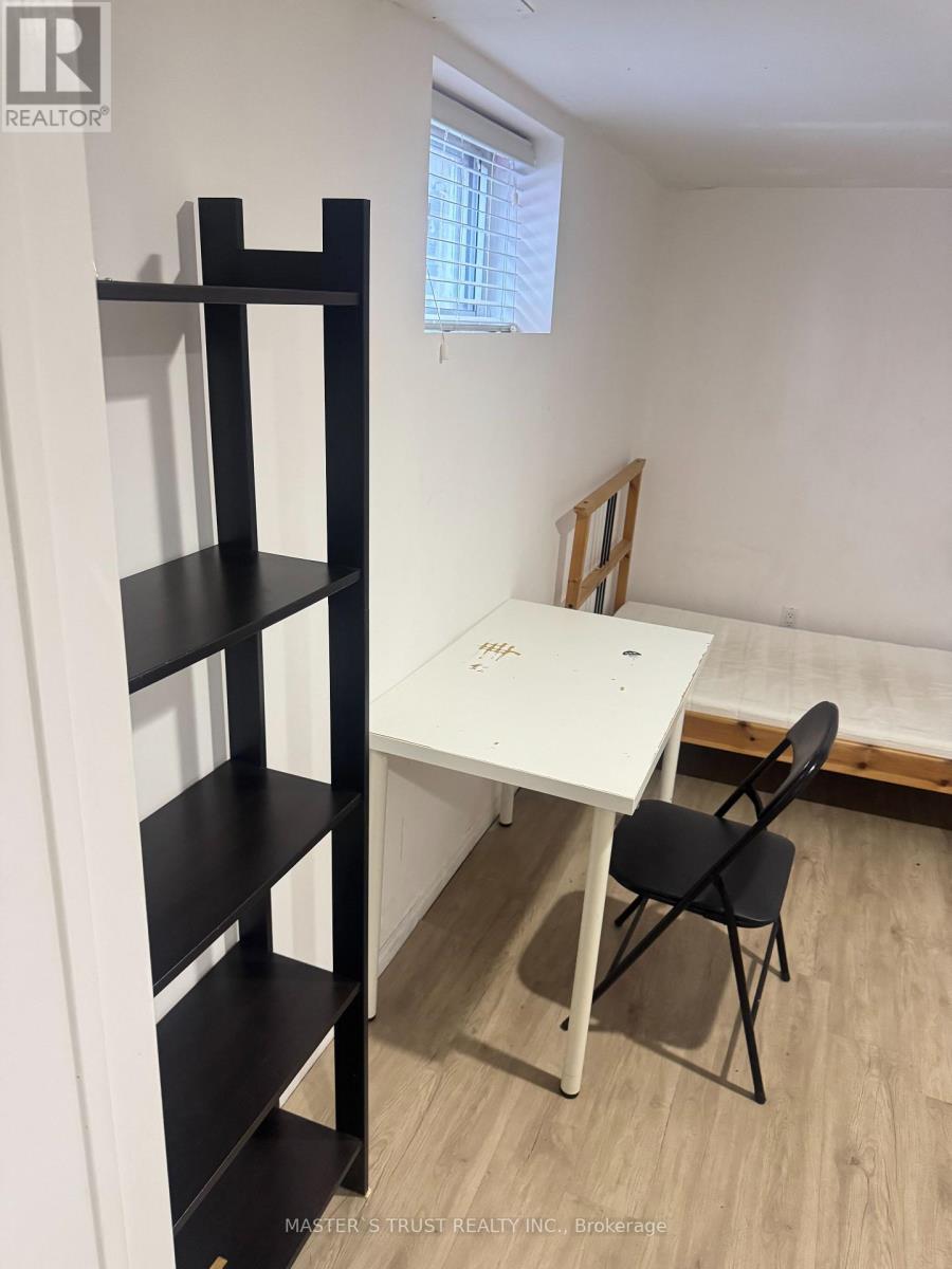 35 Kipling Road, Hamilton, Ontario  L8S 3X2 - Photo 5 - X12831960