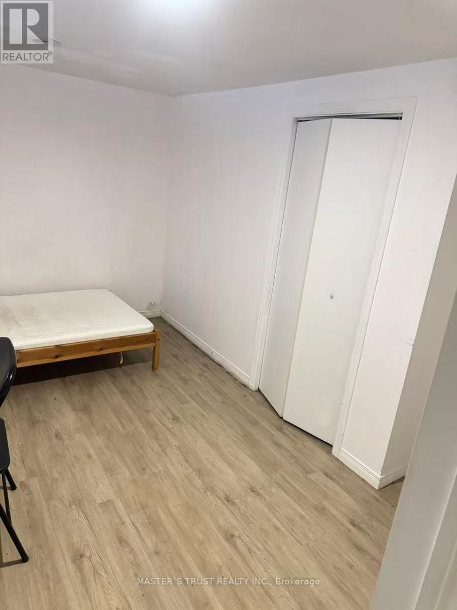 35 Kipling Road, Hamilton, Ontario  L8S 3X2 - Photo 6 - X12831960