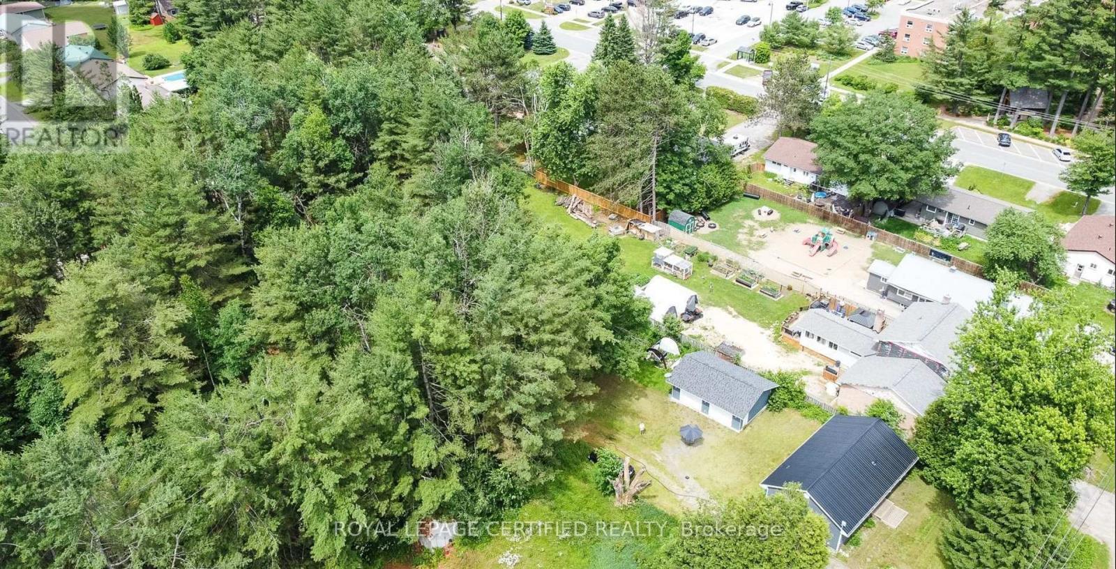 253 Maple Street, Bracebridge, Ontario  P1L 1K3 - Photo 11 - X12831970