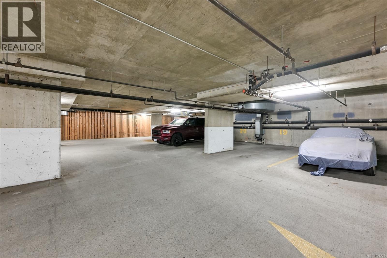 201 1619 Morrison St, Victoria, British Columbia  V8R 6R8 - Photo 30 - 1027225