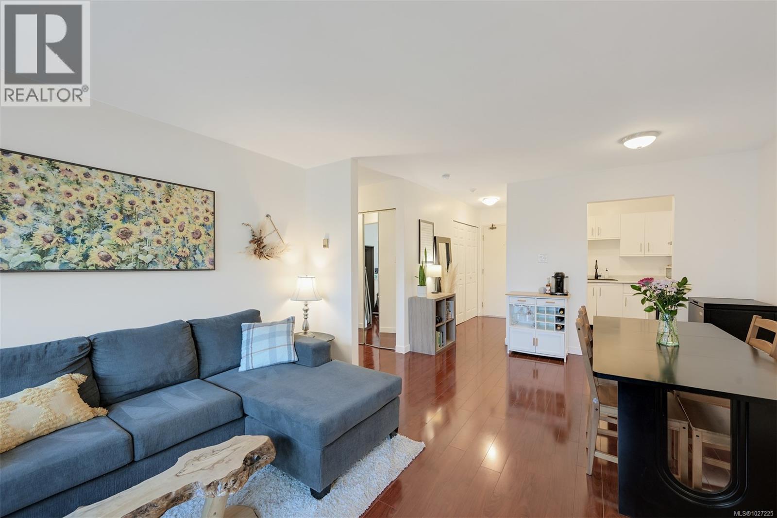 201 1619 Morrison St, Victoria, British Columbia  V8R 6R8 - Photo 13 - 1027225