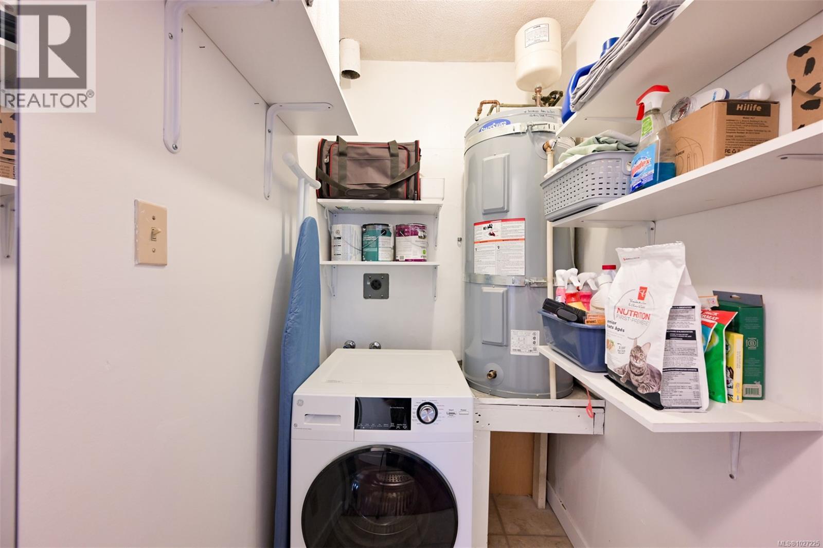 201 1619 Morrison St, Victoria, British Columbia  V8R 6R8 - Photo 22 - 1027225