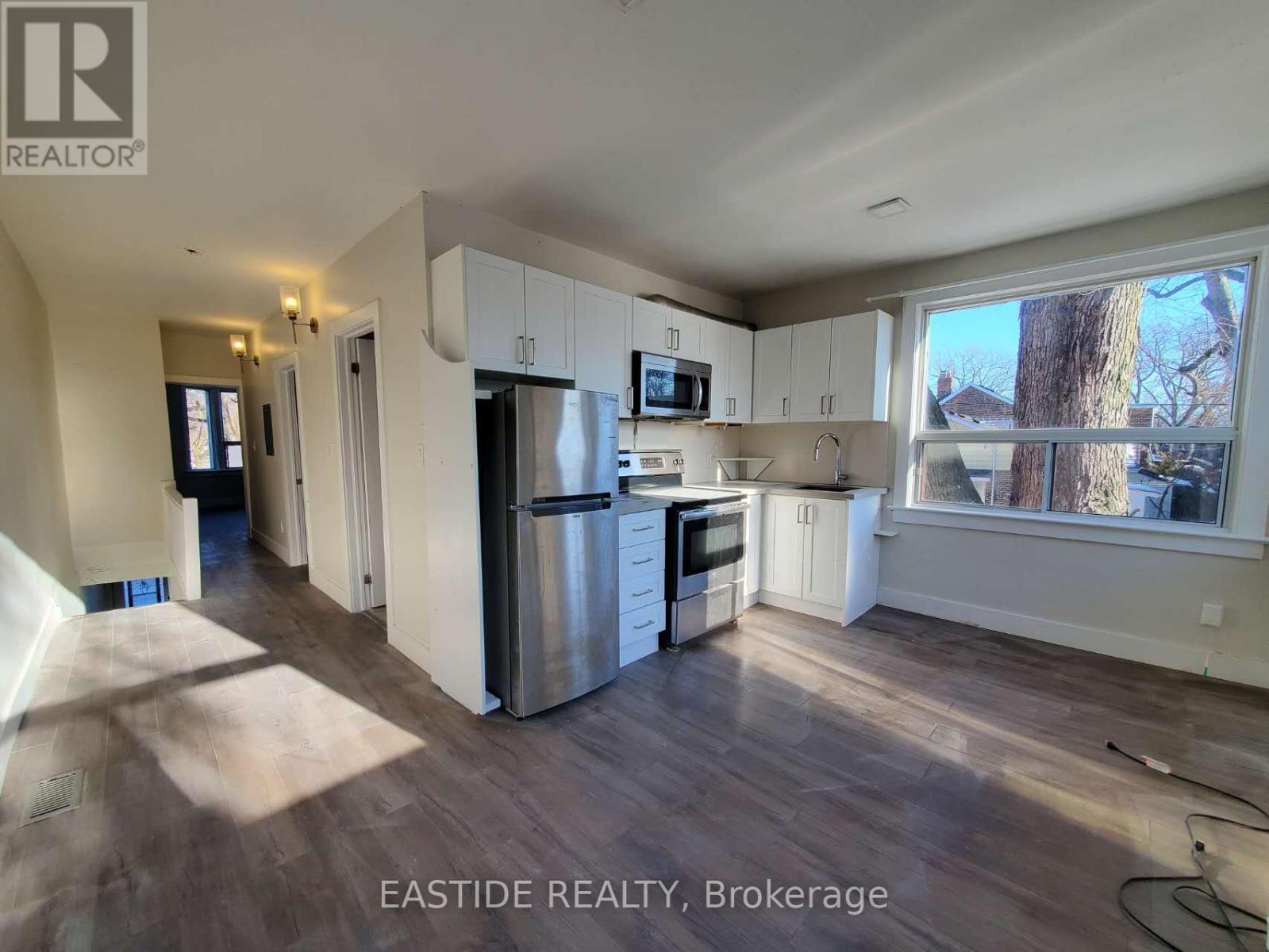 Upper - 212 Monarch Park Avenue, Toronto, Ontario  M4J 4S1 - Photo 3 - E12747148