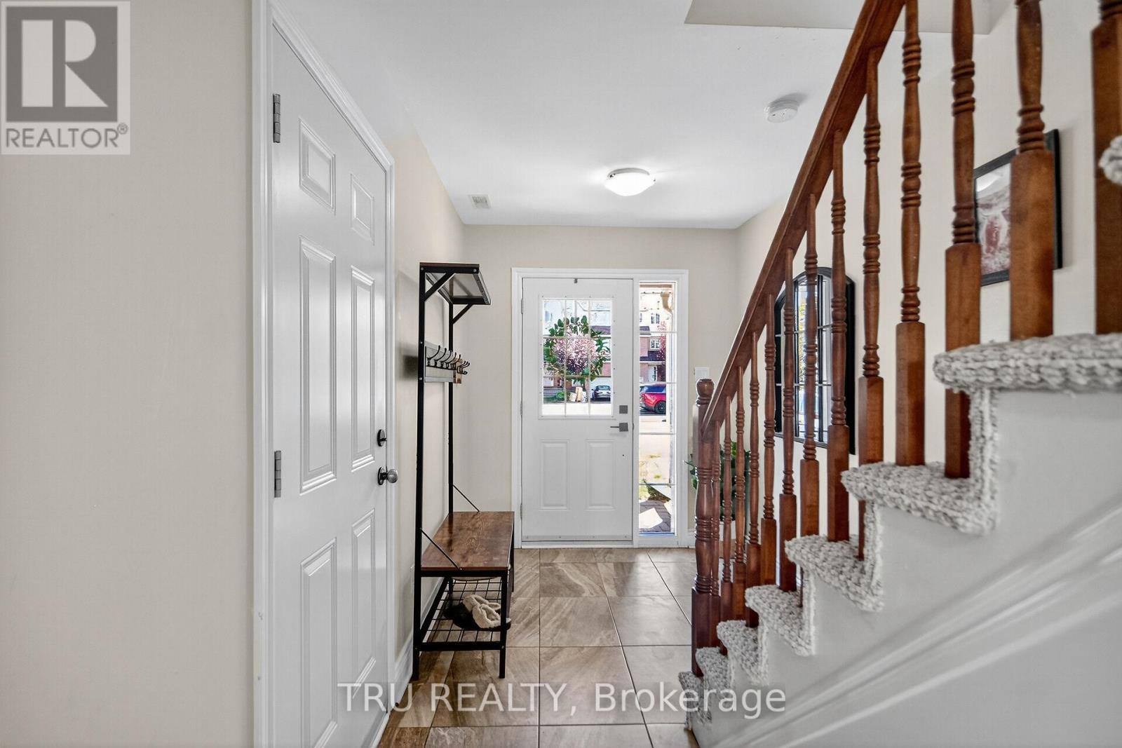 2642 Palings Private, Ottawa, Ontario  K1T 4A4 - Photo 5 - X12832010