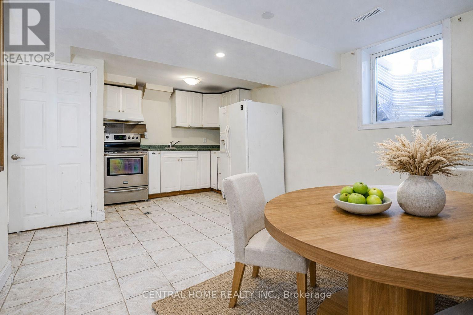 Basement - 17 Letty Avenue, Brampton, Ontario  L6Y 4T5 - Photo 8 - W12683344