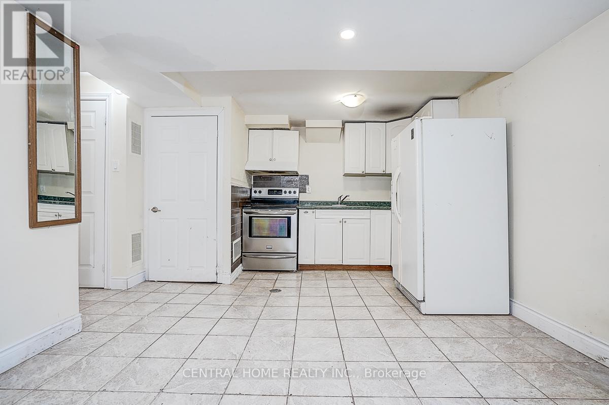 Basement - 17 Letty Avenue, Brampton, Ontario  L6Y 4T5 - Photo 11 - W12683344