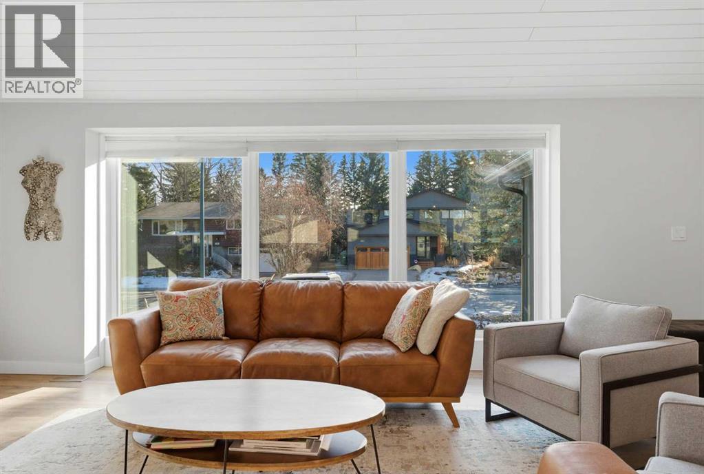 6725 Livingstone Drive Sw, Calgary, Alberta  T3E 6J2 - Photo 8 - A2286743