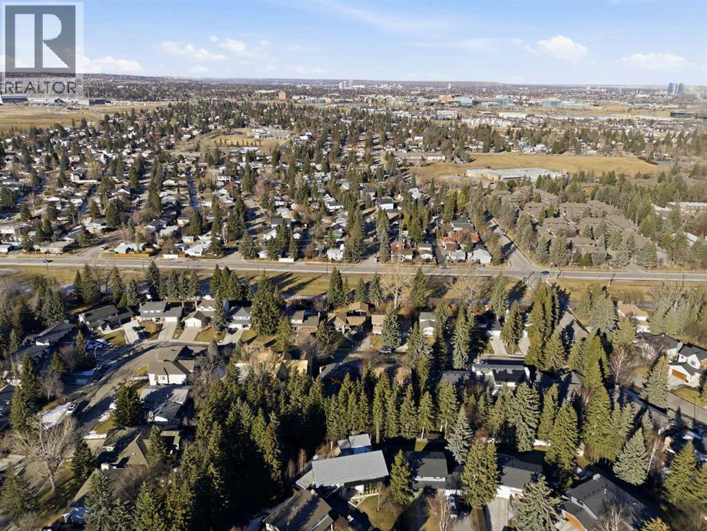 6725 Livingstone Drive Sw, Calgary, Alberta  T3E 6J2 - Photo 46 - A2286743