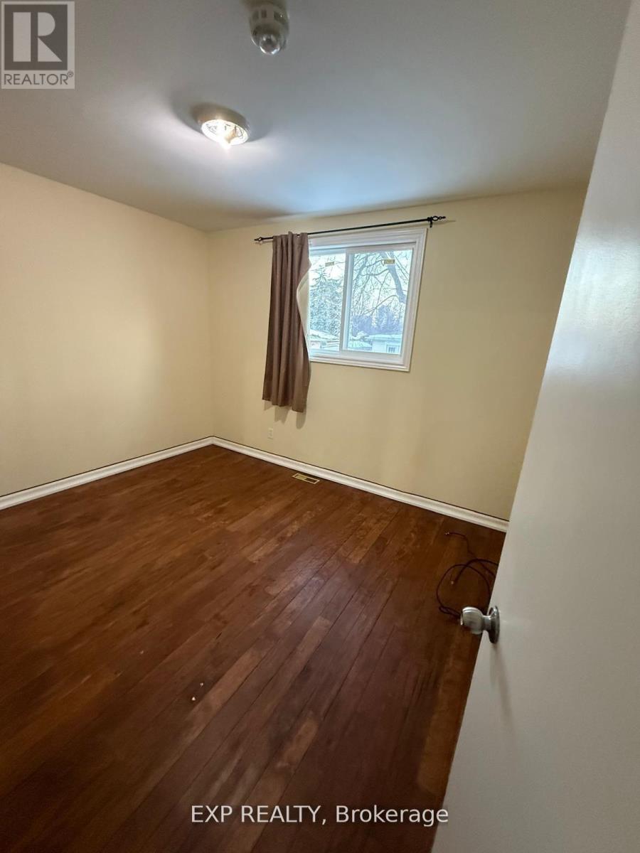 Upper - 17 Gable Drive, Brampton, Ontario  L6V 2H2 - Photo 12 - W12832002