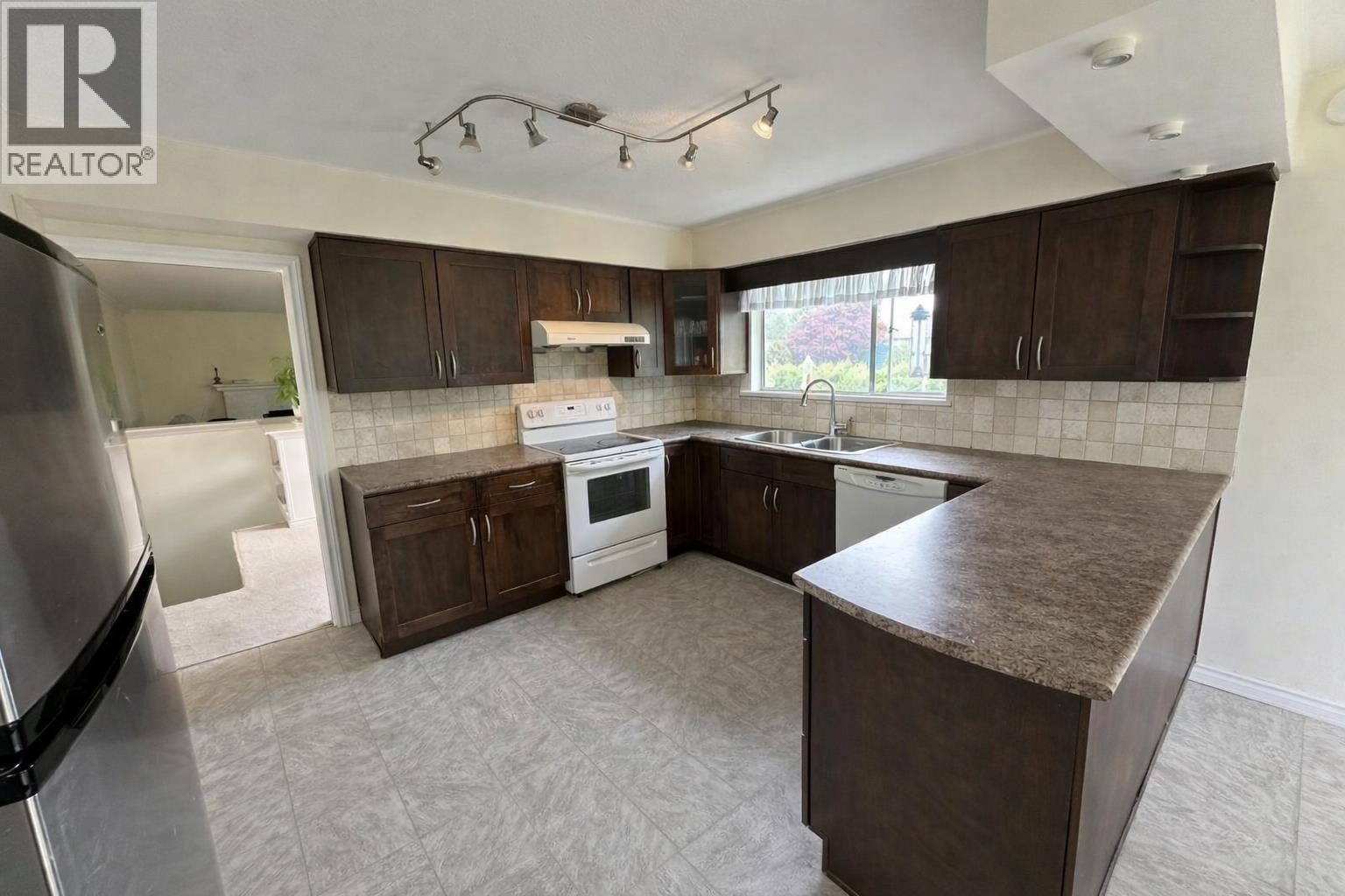 10231 Aintree Crescent, Richmond, British Columbia  V7A 3T9 - Photo 4 - R3087929