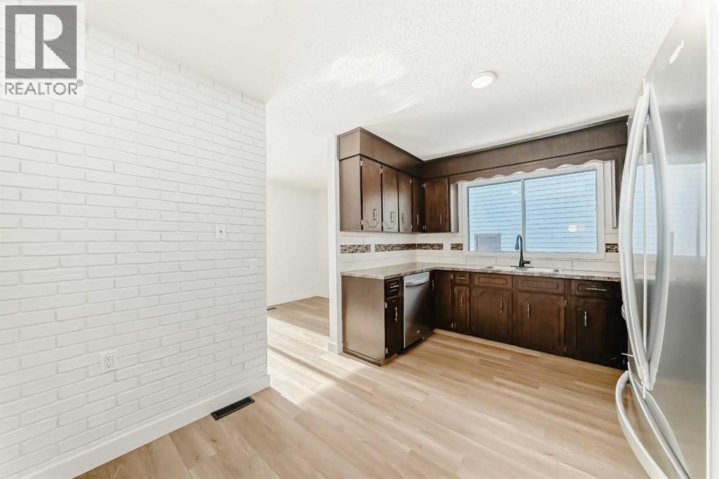 52 Cedarwood Place Sw, Calgary, Alberta  T2W 3G6 - Photo 14 - A2289376