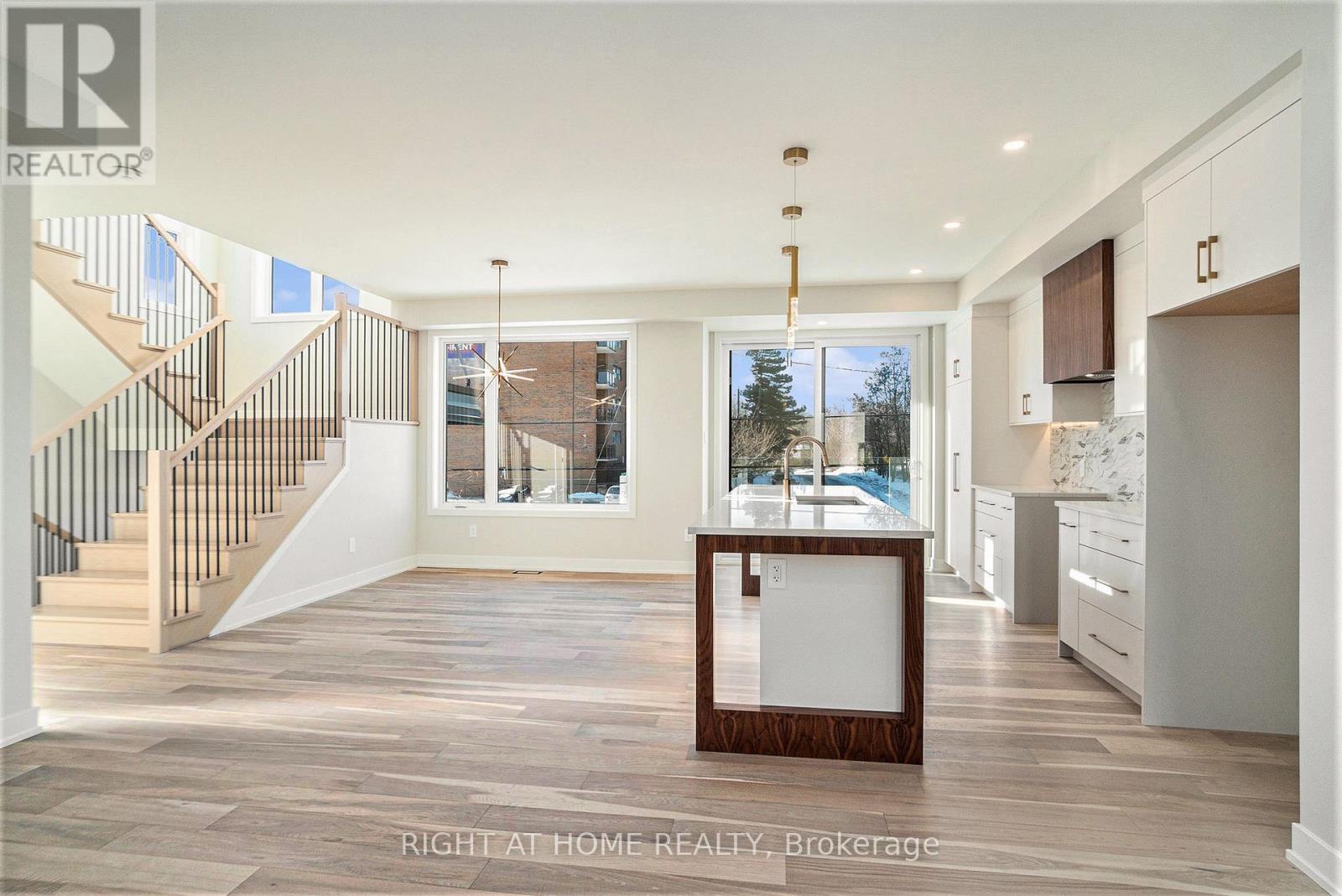 583 Codd's Road N, Ottawa, Ontario  K1K 2G7 - Photo 6 - X12832032