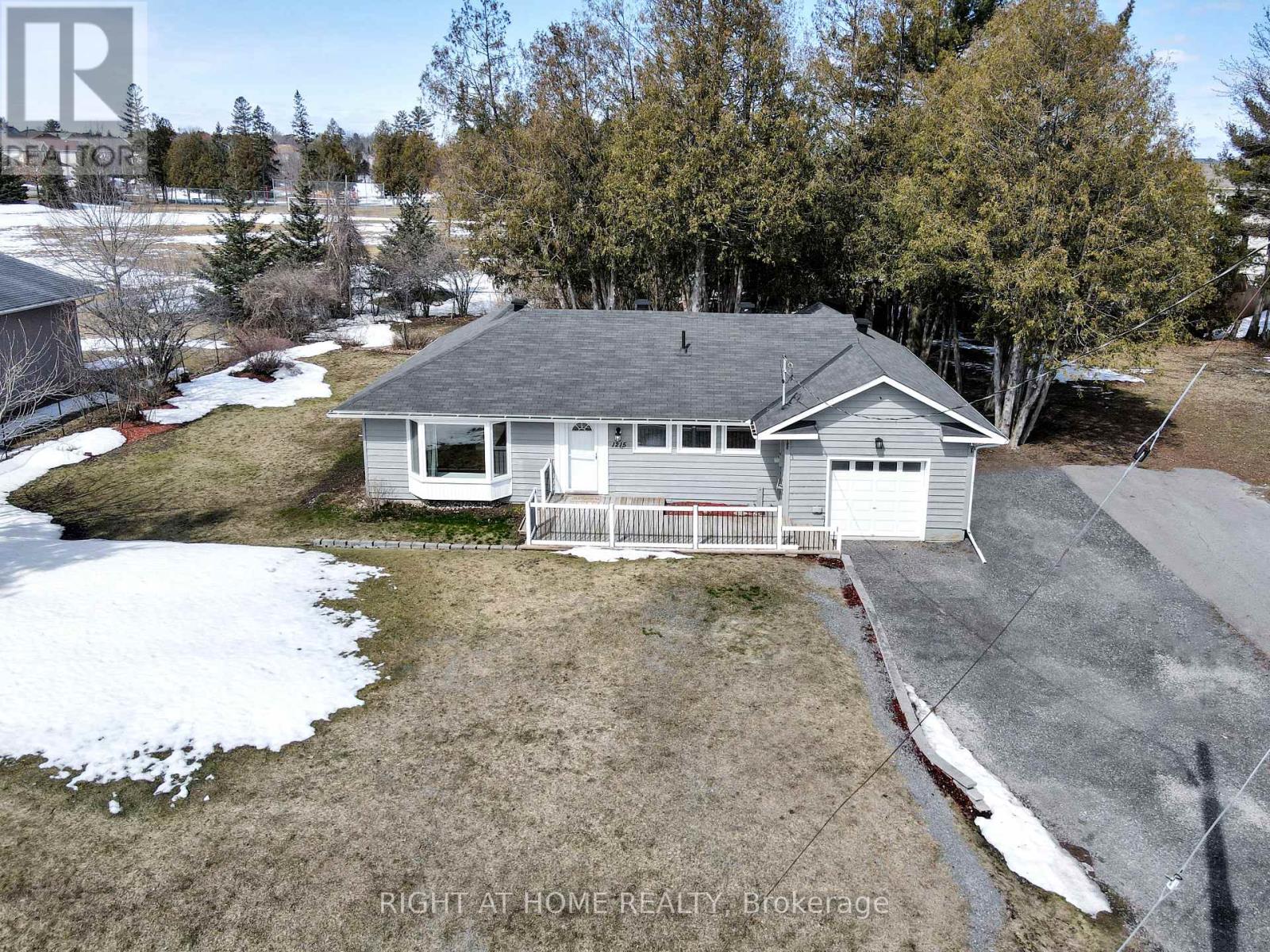 1215 Klondike Road S, Ottawa, Ontario  K2W 1E1 - Photo 2 - X12830818