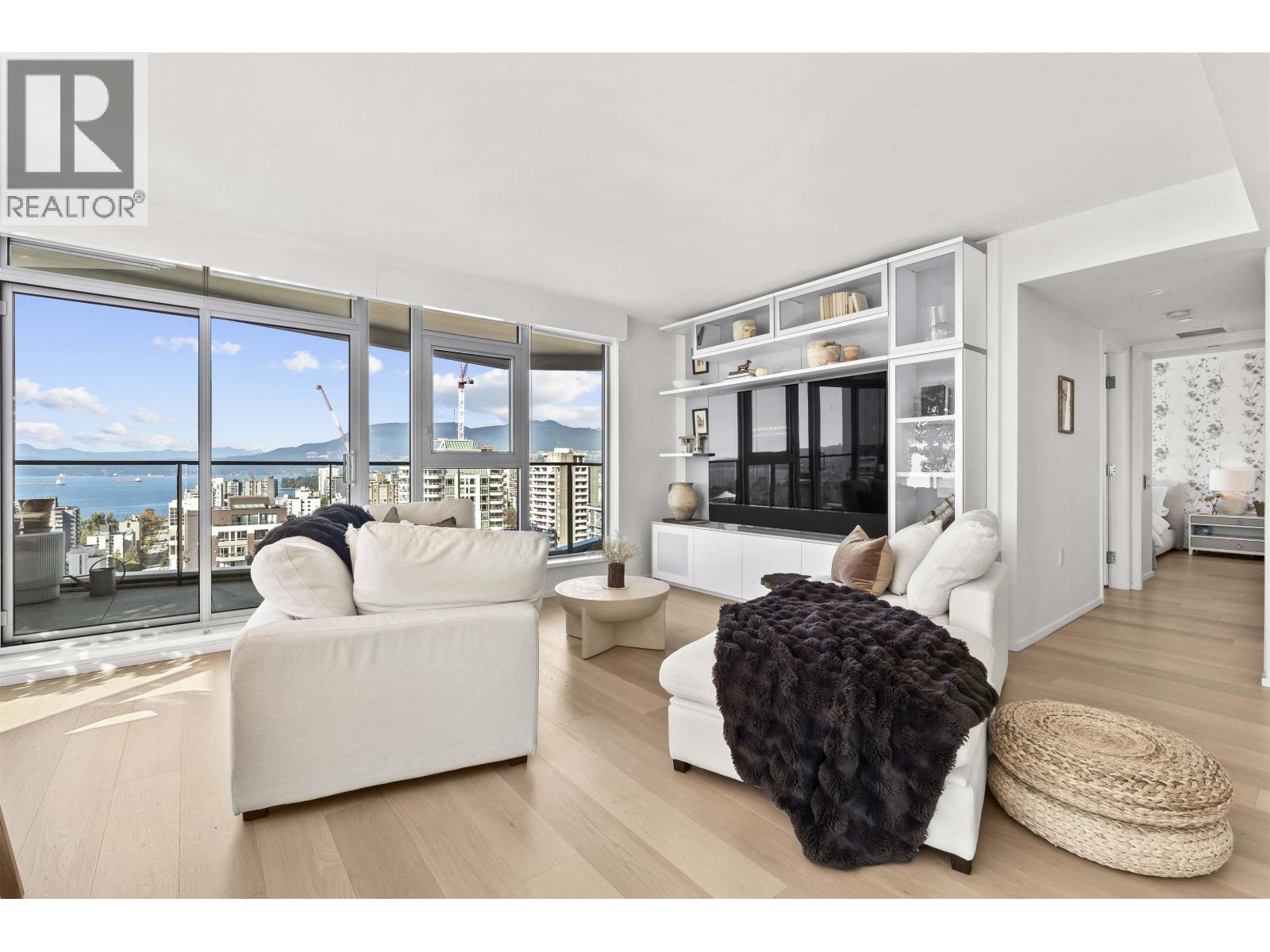 Listing Picture 5 of 28 : 2403 889 PACIFIC STREET, Vancouver / 溫哥華 - 魯藝地產 Yvonne Lu Group - MLS Medallion Club Member