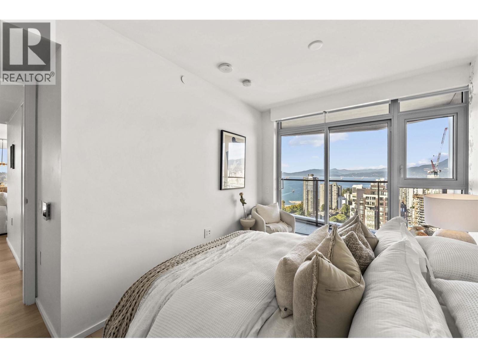 Listing Picture 13 of 28 : 2403 889 PACIFIC STREET, Vancouver / 溫哥華 - 魯藝地產 Yvonne Lu Group - MLS Medallion Club Member