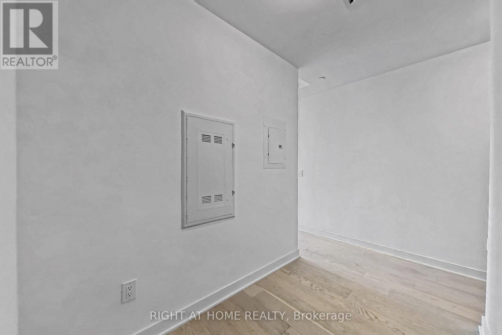 3808 - 11 Yorkville Avenue, Toronto, Ontario  M4W 0B7 - Photo 12 - C12832036