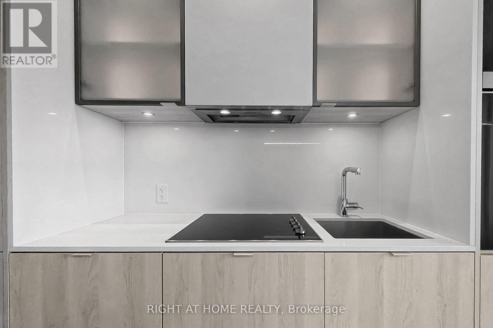 3808 - 11 Yorkville Avenue, Toronto, Ontario  M4W 0B7 - Photo 15 - C12832036