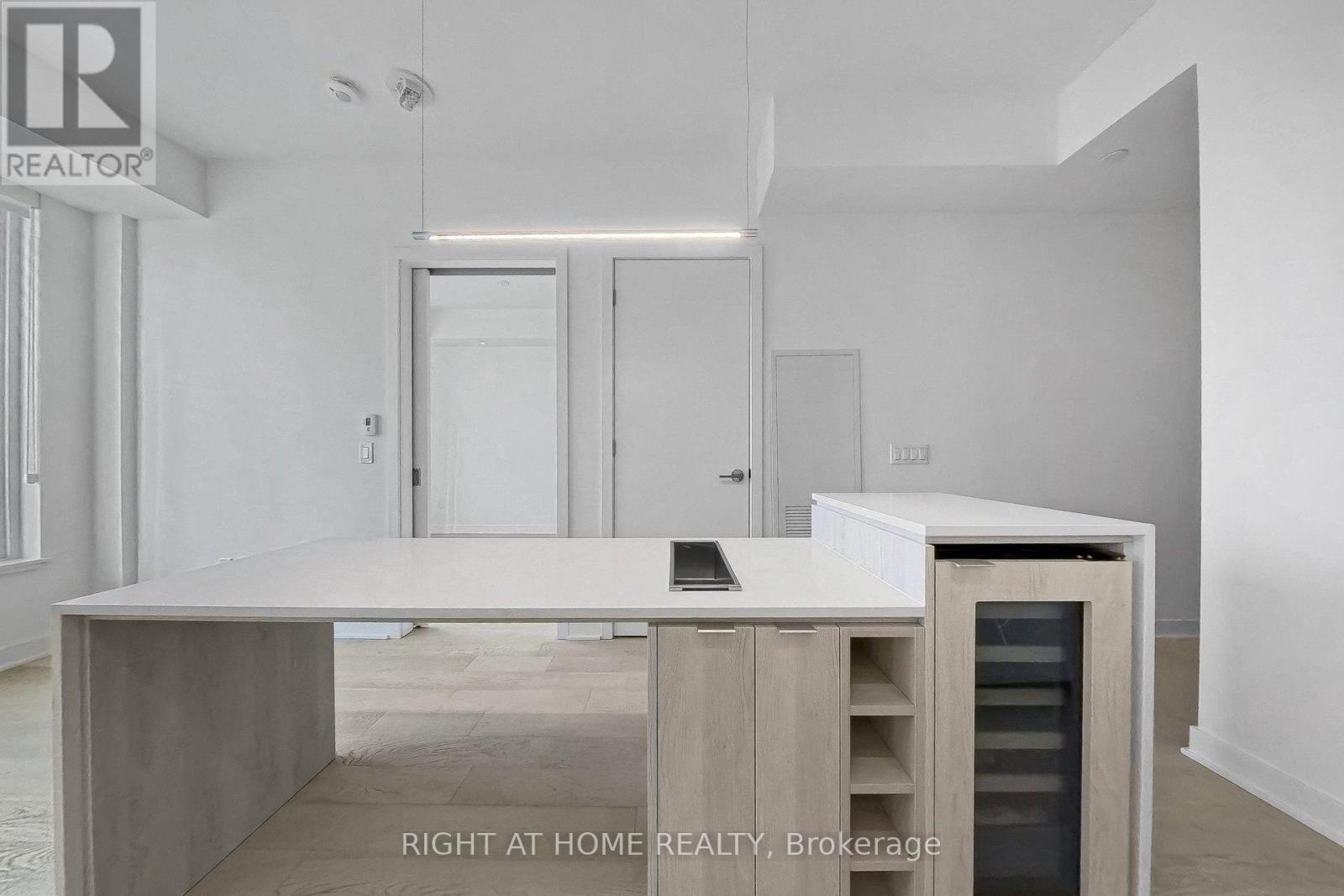 3808 - 11 Yorkville Avenue, Toronto, Ontario  M4W 0B7 - Photo 16 - C12832036