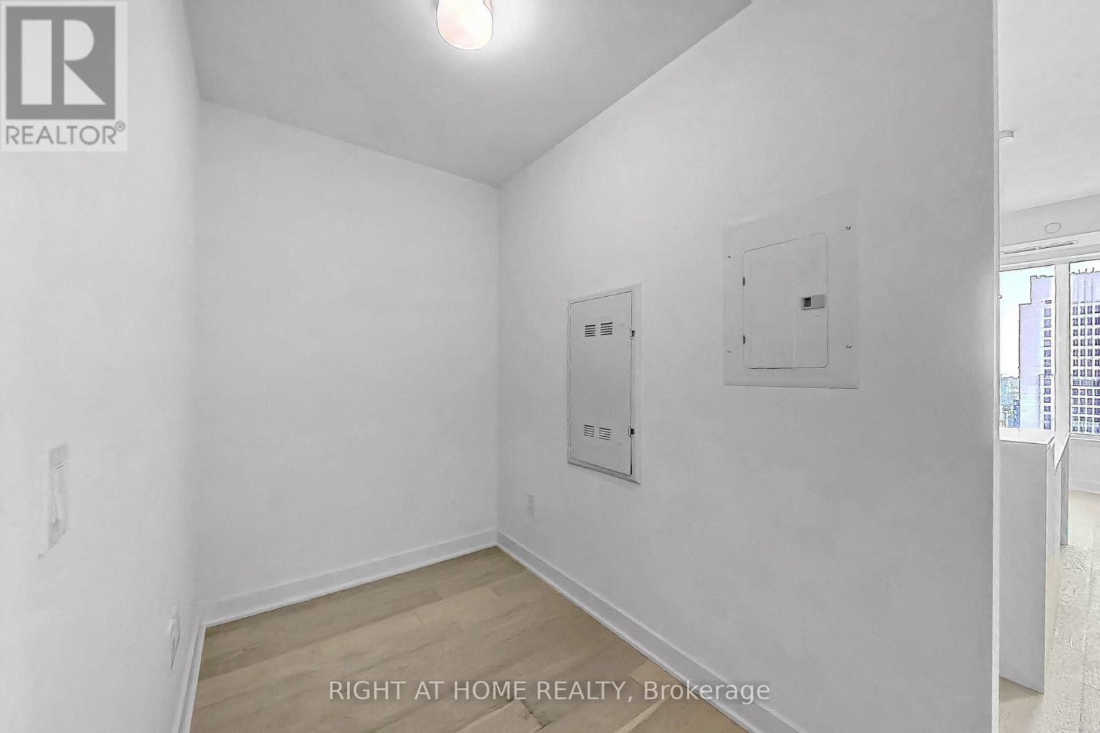 3808 - 11 Yorkville Avenue, Toronto, Ontario  M4W 0B7 - Photo 18 - C12832036