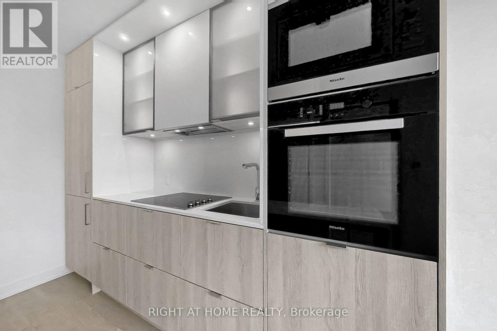 3808 - 11 Yorkville Avenue, Toronto, Ontario  M4W 0B7 - Photo 19 - C12832036