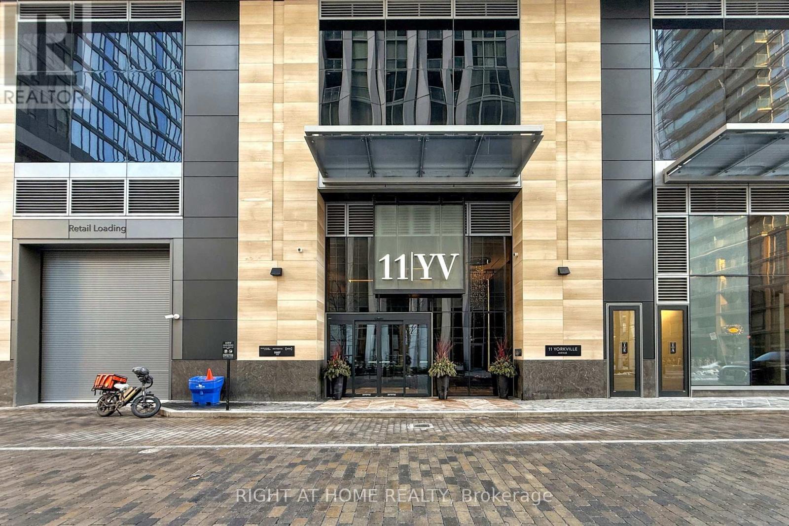 3808 - 11 Yorkville Avenue, Toronto, Ontario  M4W 0B7 - Photo 2 - C12832036