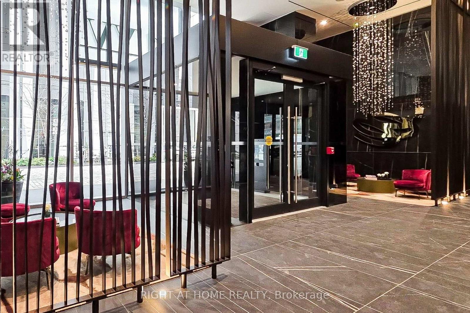 3808 - 11 Yorkville Avenue, Toronto, Ontario  M4W 0B7 - Photo 4 - C12832036