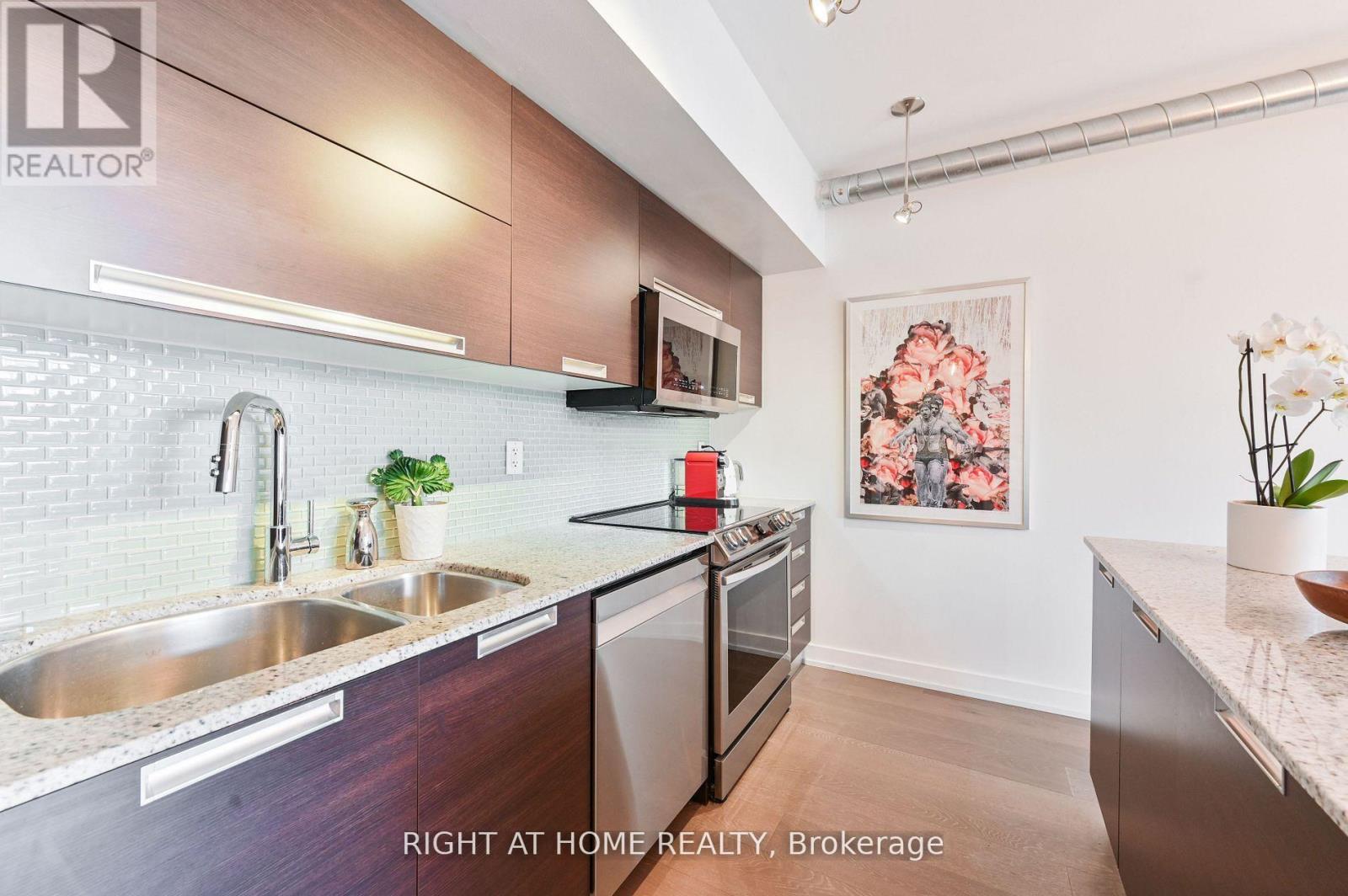 606 - 20 Stewart Street, Toronto, Ontario  M5V 1H6 - Photo 5 - C12832046