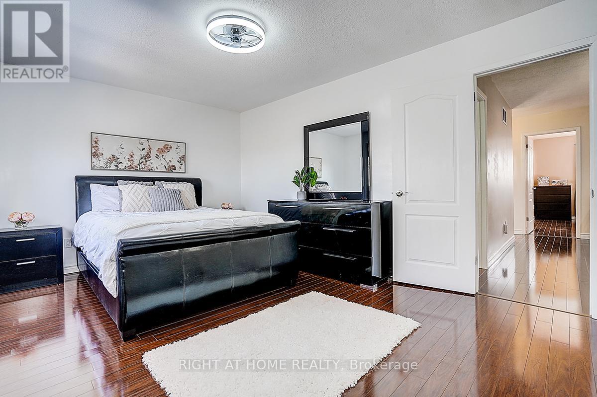 32 Macauley Drive, Markham, Ontario  L3T 5S4 - Photo 22 - N12832048