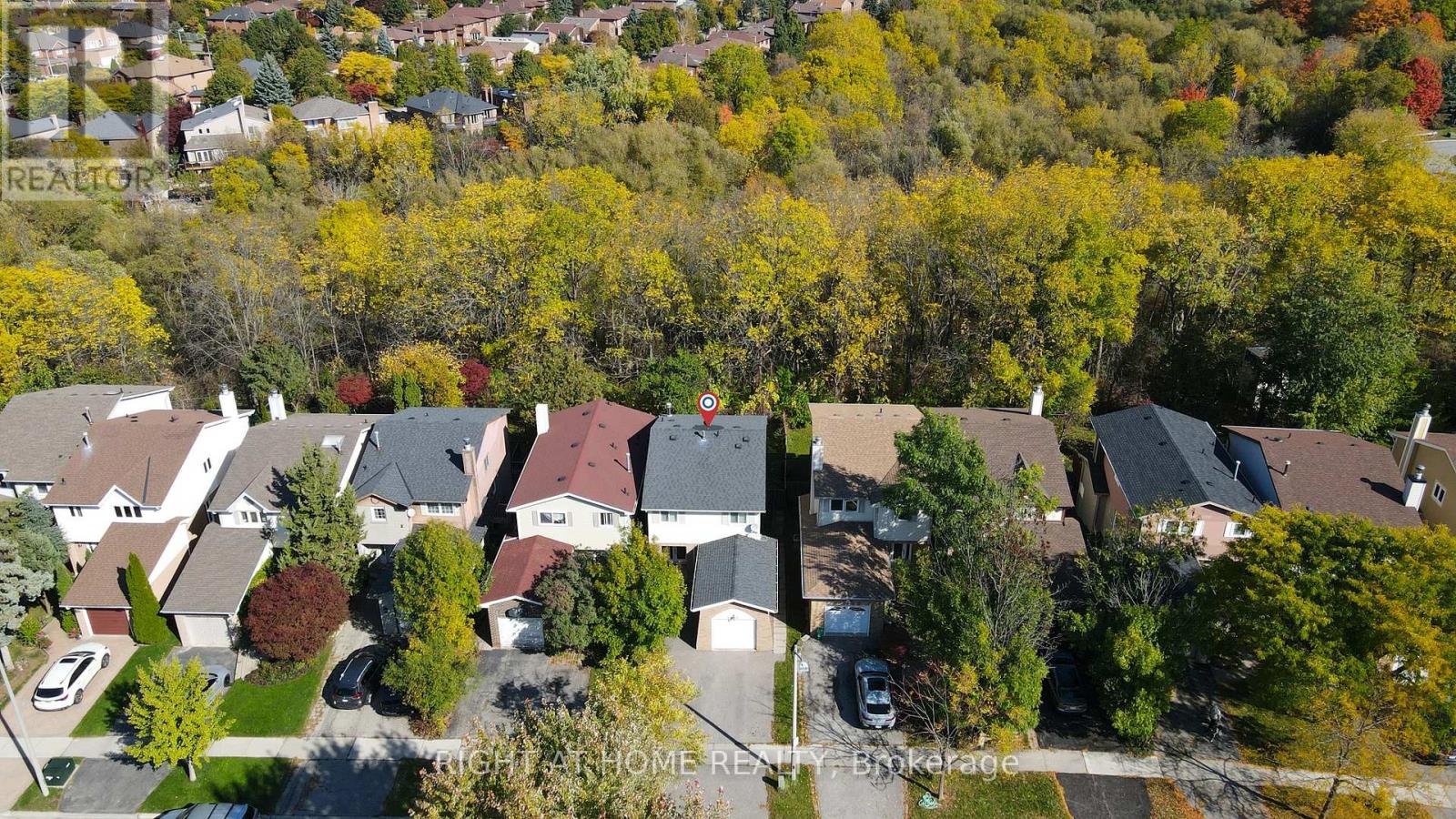 32 Macauley Drive, Markham, Ontario  L3T 5S4 - Photo 33 - N12832048