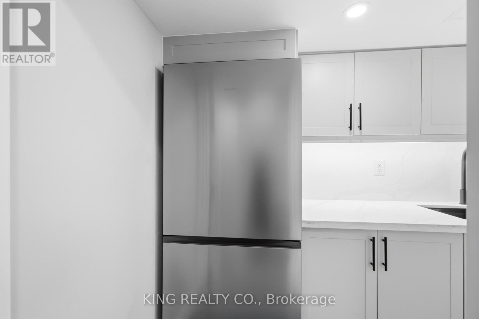 43 Block Road, Brampton, Ontario  L7A 5B3 - Photo 5 - W12832038