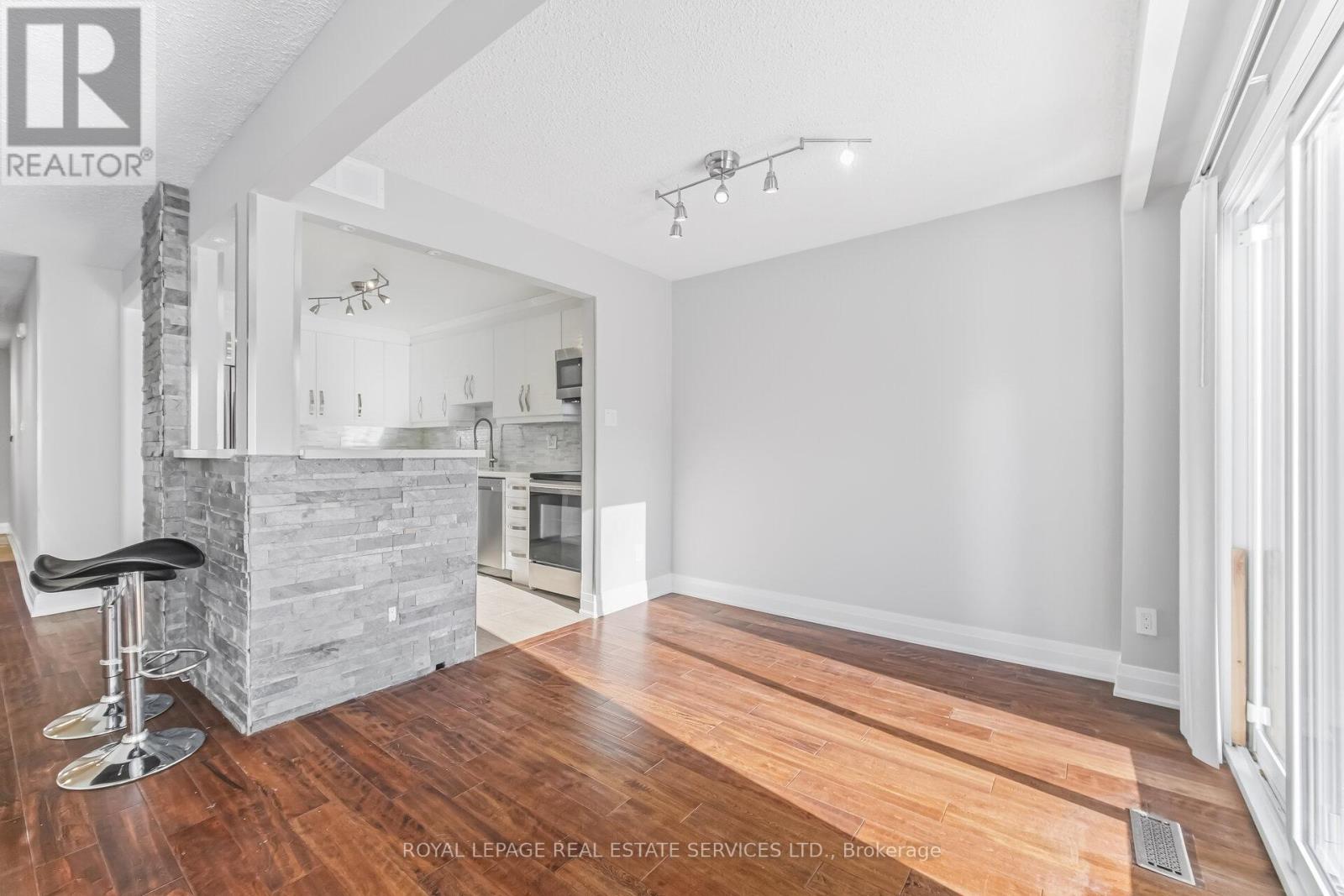 43 - 725 Vermouth Avenue, Mississauga, Ontario  L5A 3X5 - Photo 12 - W12832044