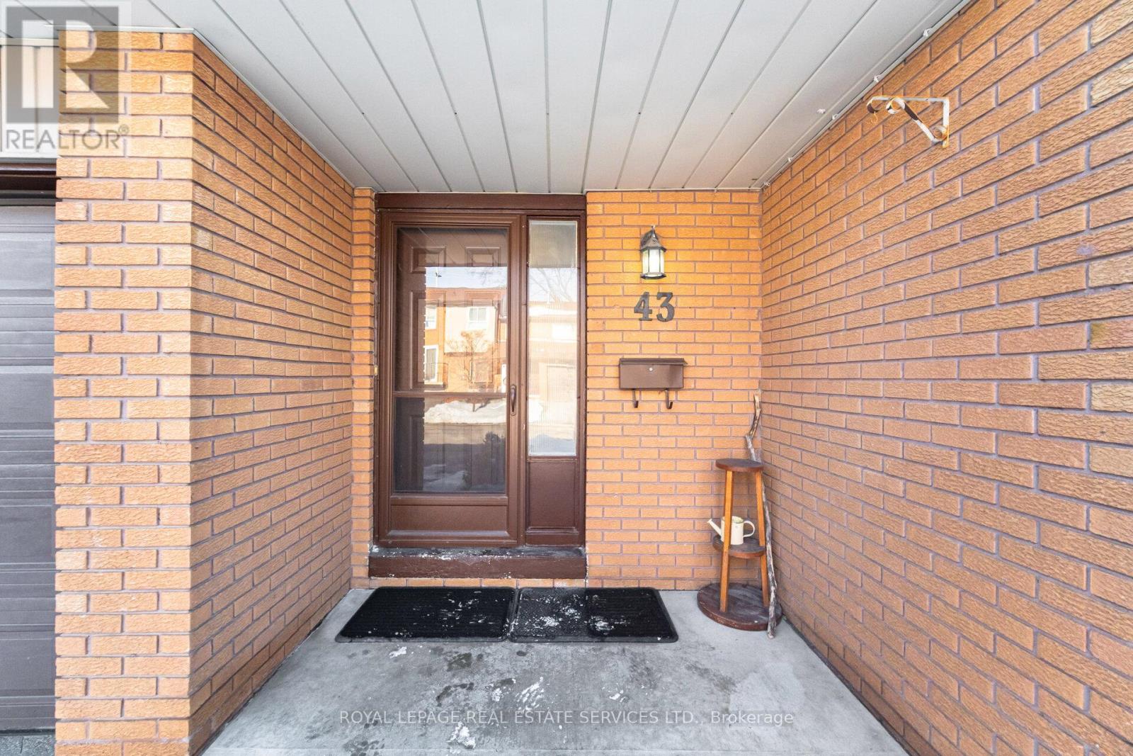 43 - 725 Vermouth Avenue, Mississauga, Ontario  L5A 3X5 - Photo 3 - W12832044