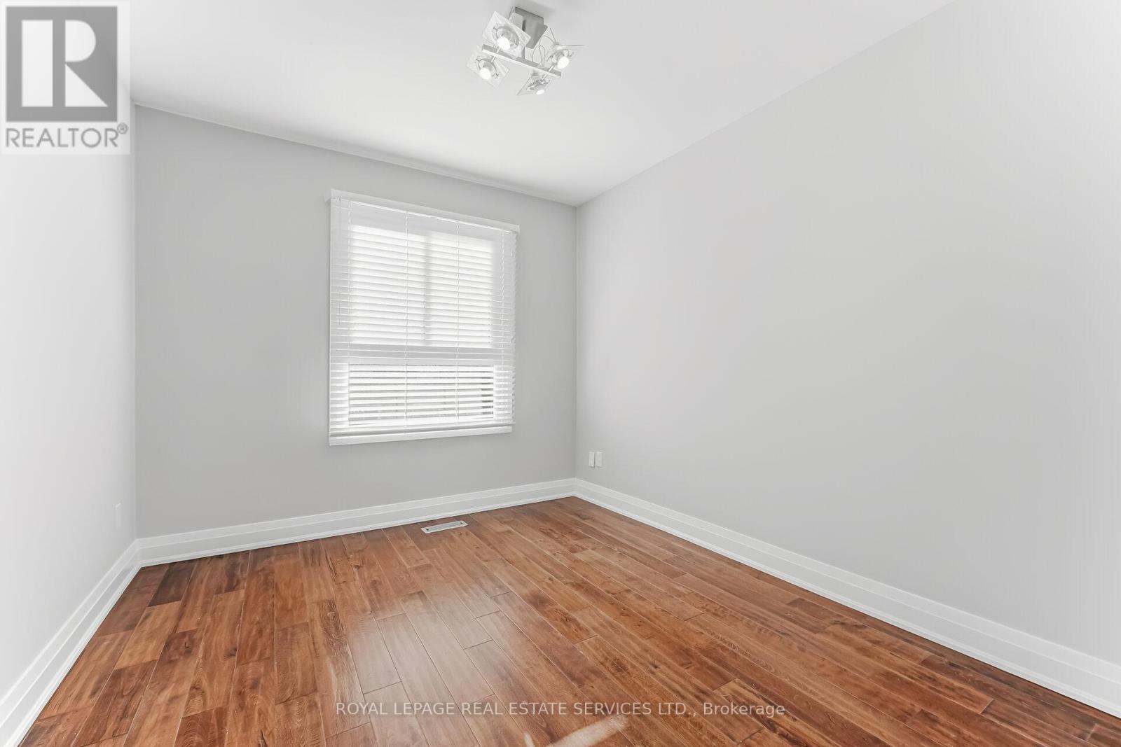 43 - 725 Vermouth Avenue, Mississauga, Ontario  L5A 3X5 - Photo 37 - W12832044