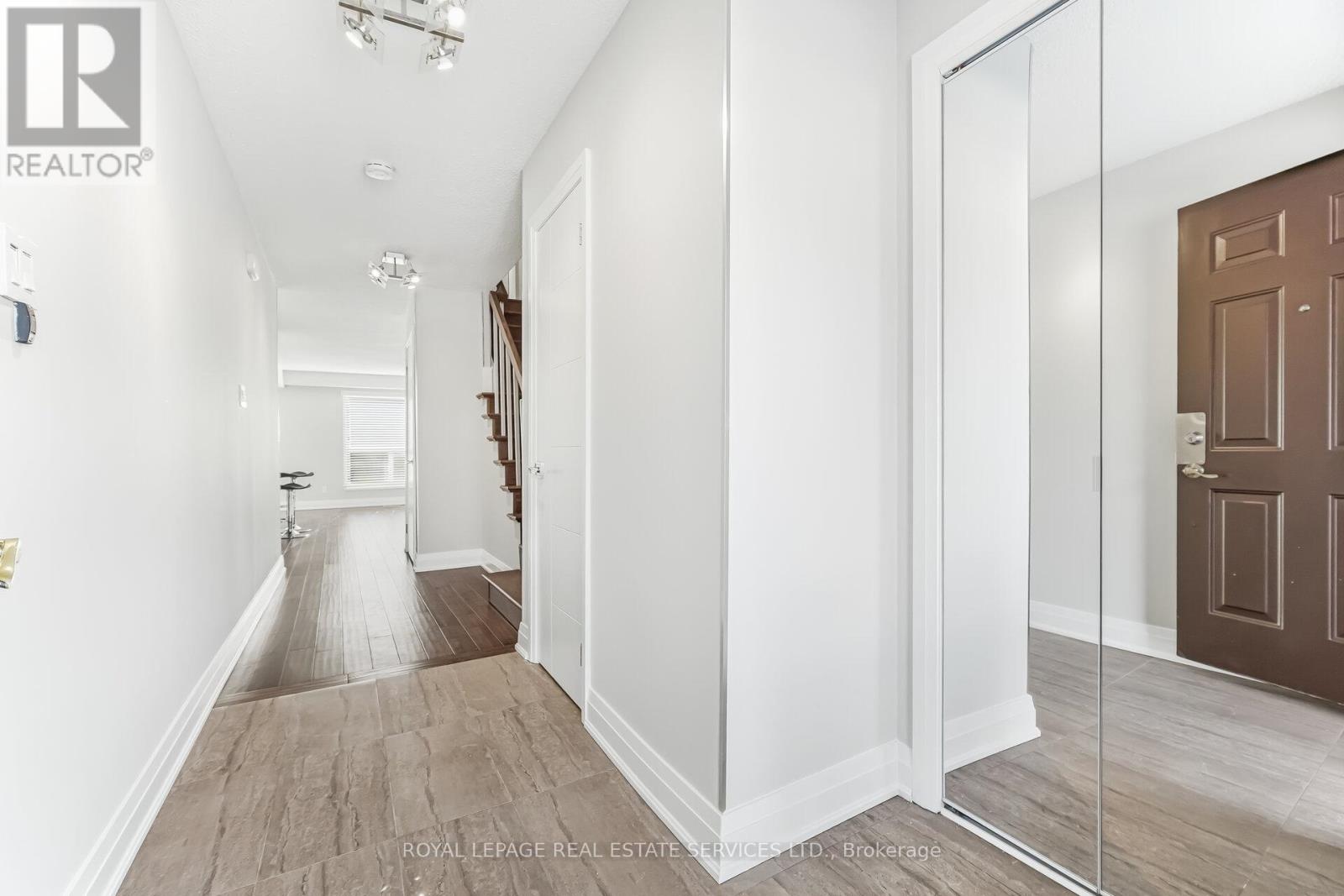 43 - 725 Vermouth Avenue, Mississauga, Ontario  L5A 3X5 - Photo 5 - W12832044