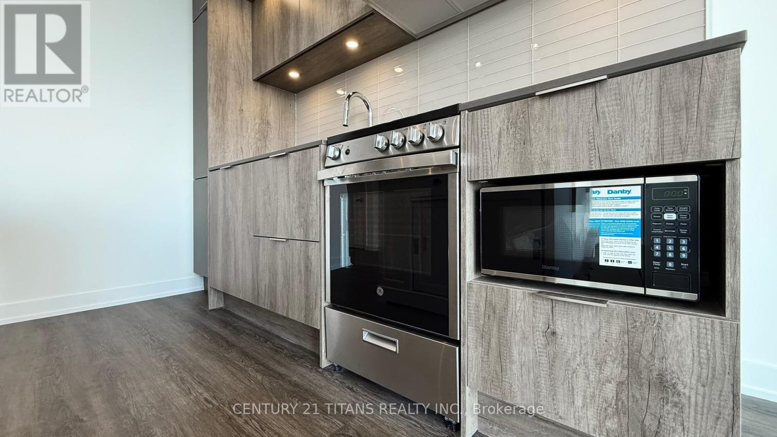 1909 - 448 Burnhamthorpe Road W, Mississauga, Ontario  L5B 0K7 - Photo 16 - W12832050