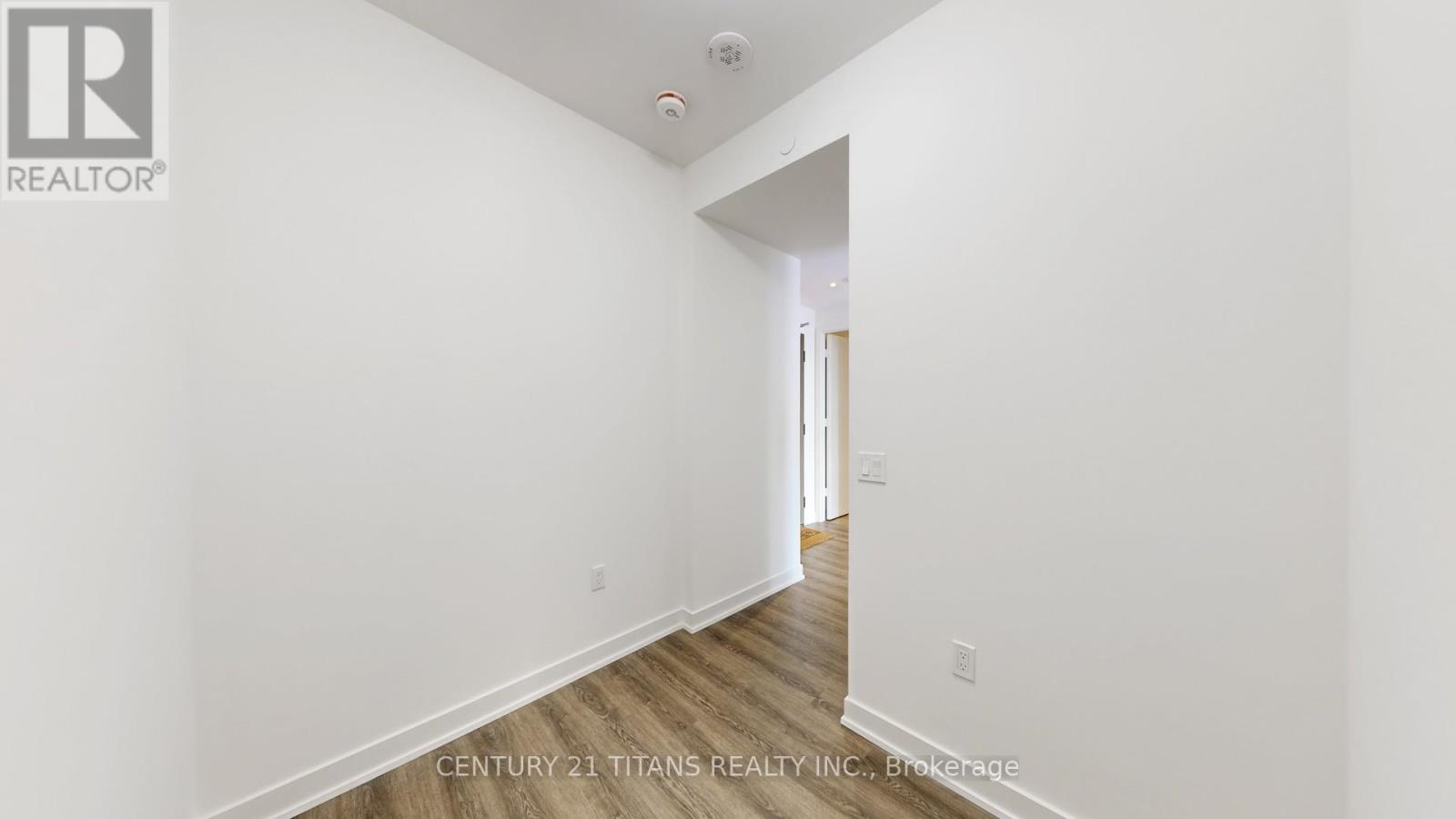 1909 - 448 Burnhamthorpe Road W, Mississauga, Ontario  L5B 0K7 - Photo 25 - W12832050