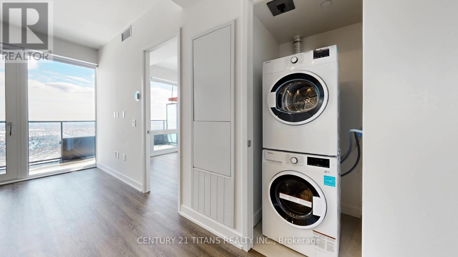 1909 - 448 Burnhamthorpe Road W, Mississauga, Ontario  L5B 0K7 - Photo 28 - W12832050