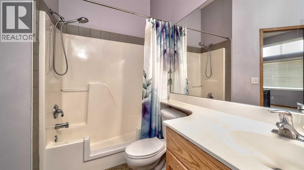 19 Prestwick Pond Terrace Se, Calgary, Alberta  T2Z 3Z7 - Photo 18 - A2287213