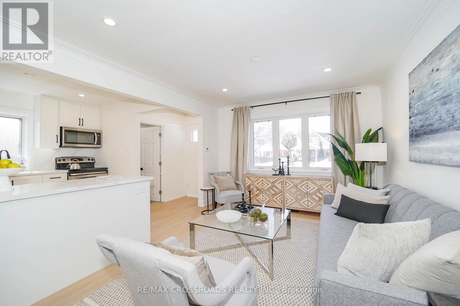 307 Glebemount Avenue, Toronto, Ontario  M4C 3V4 - Photo 15 - E12832026