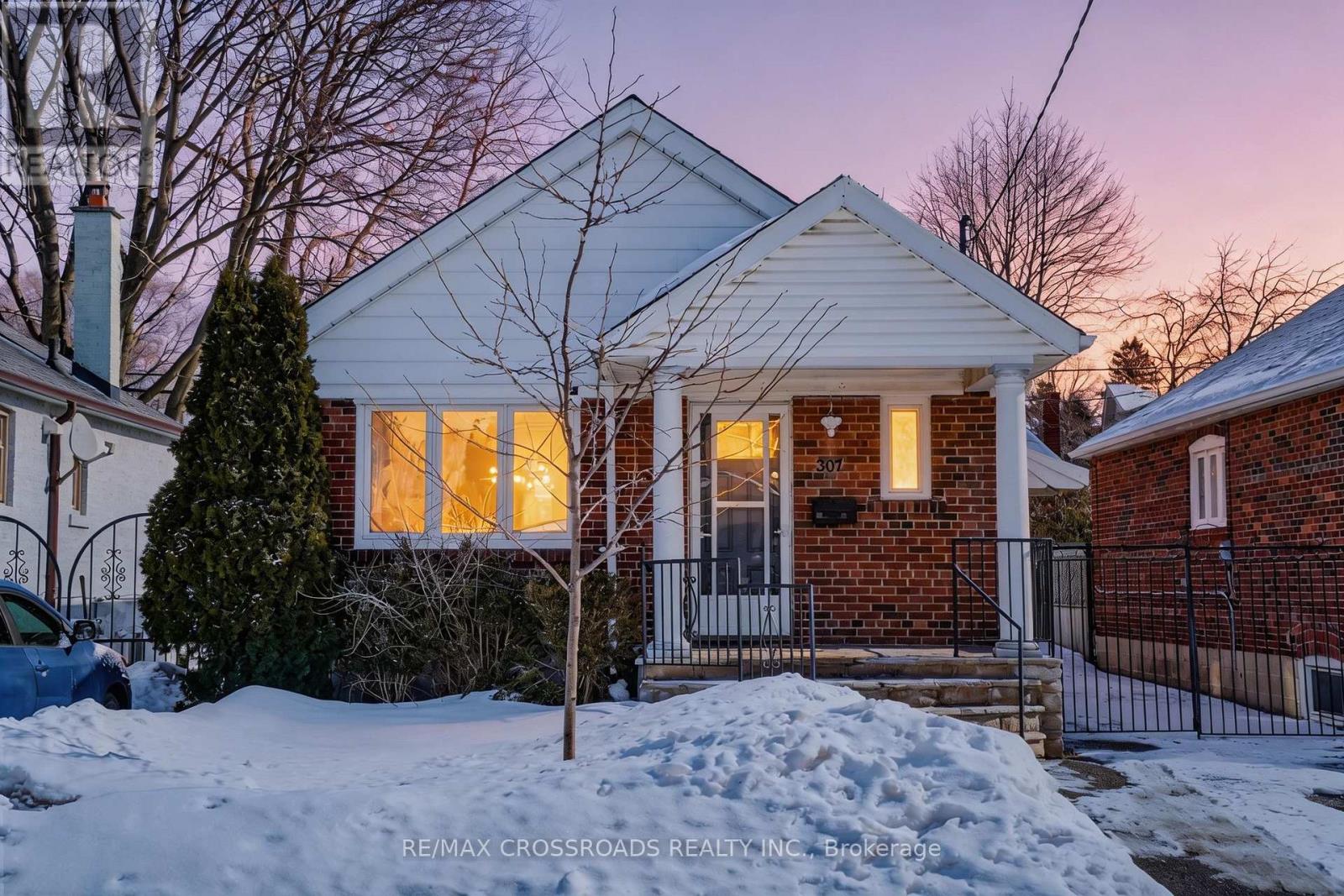 307 GLEBEMOUNT AVENUE, Toronto, Ontario