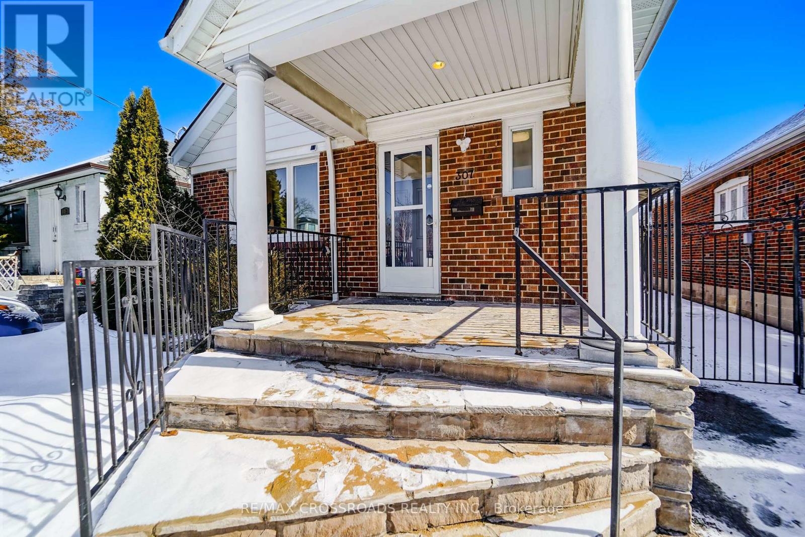 307 Glebemount Avenue, Toronto, Ontario  M4C 3V4 - Photo 6 - E12832026