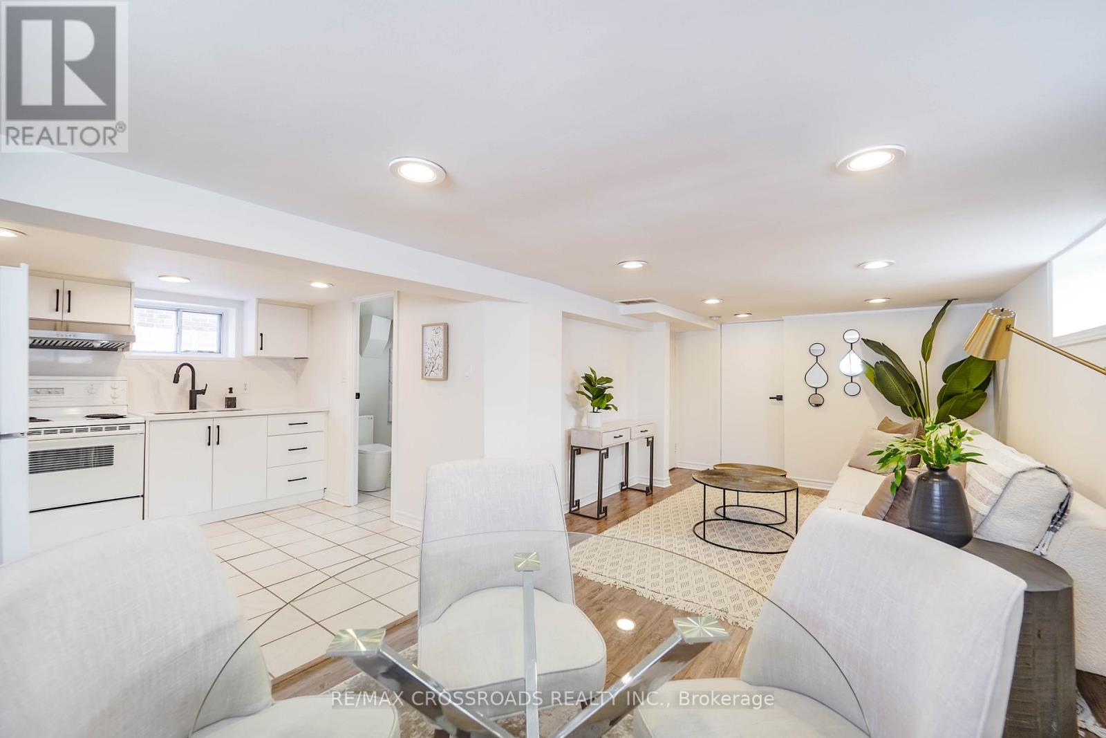 307 Glebemount Avenue, Toronto, Ontario  M4C 3V4 - Photo 47 - E12832026