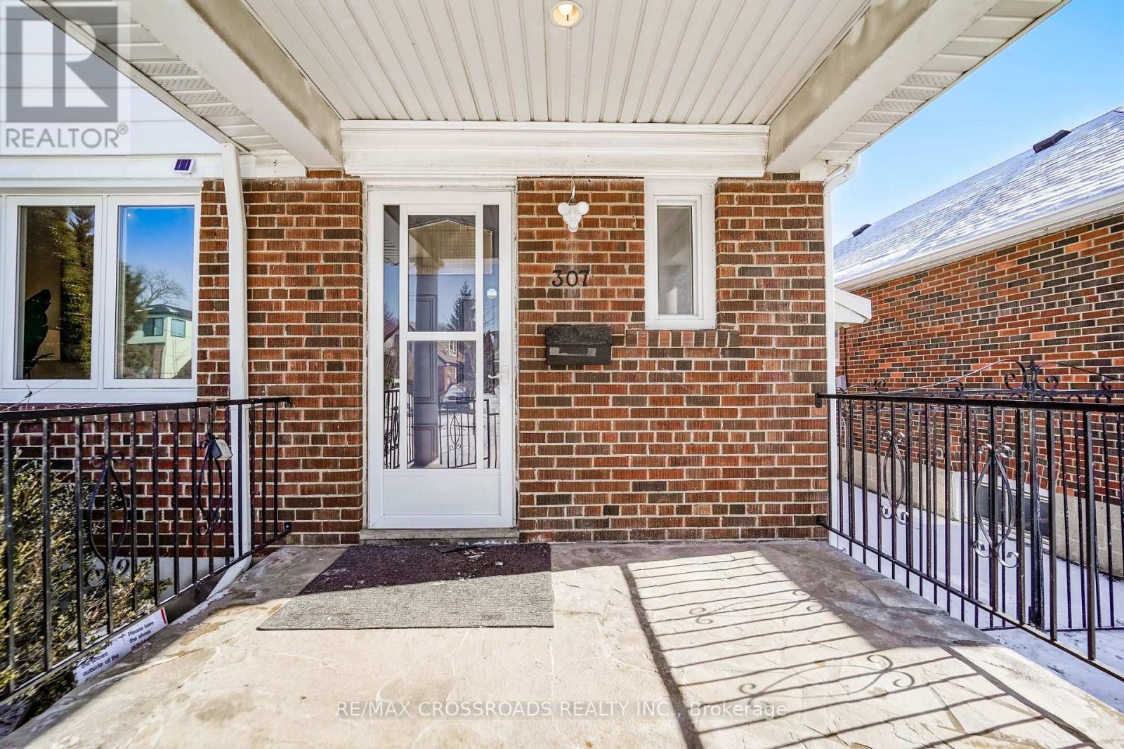 307 Glebemount Avenue, Toronto, Ontario  M4C 3V4 - Photo 5 - E12832026