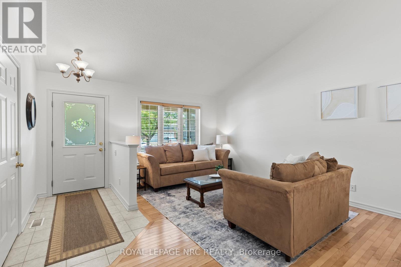 14 Hope Avenue W, Niagara-On-The-Lake, Ontario  L0S 1T0 - Photo 3 - X12832054