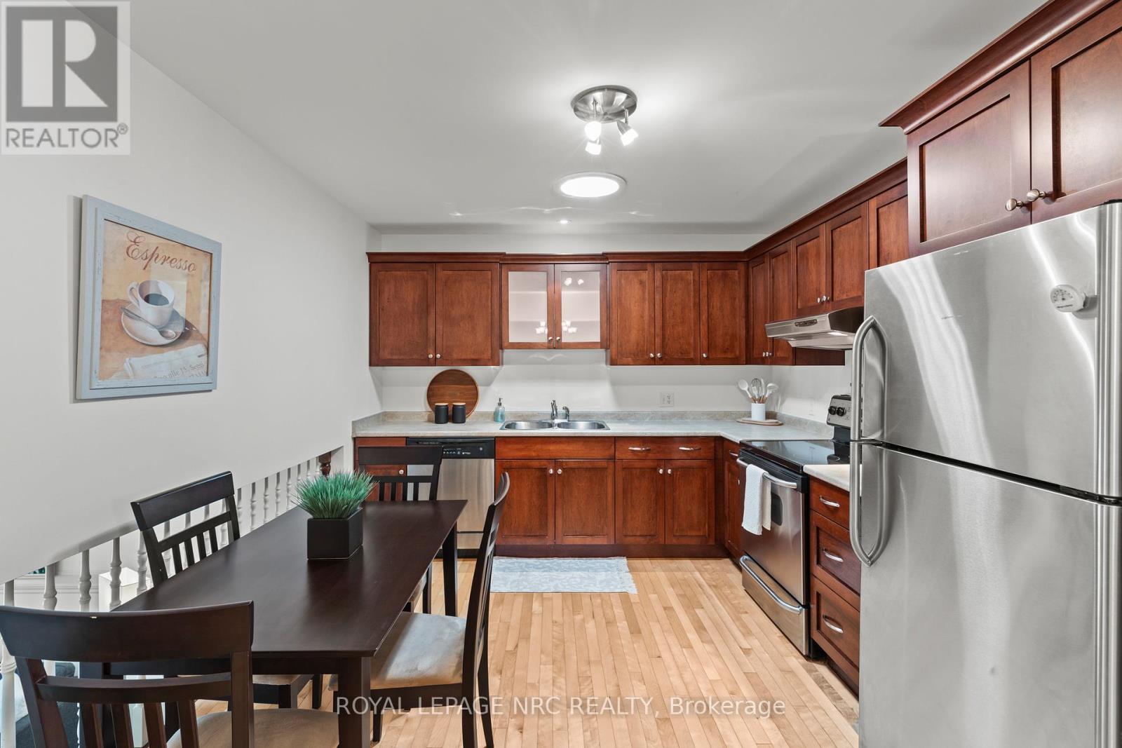 14 Hope Avenue W, Niagara-On-The-Lake, Ontario  L0S 1T0 - Photo 6 - X12832054