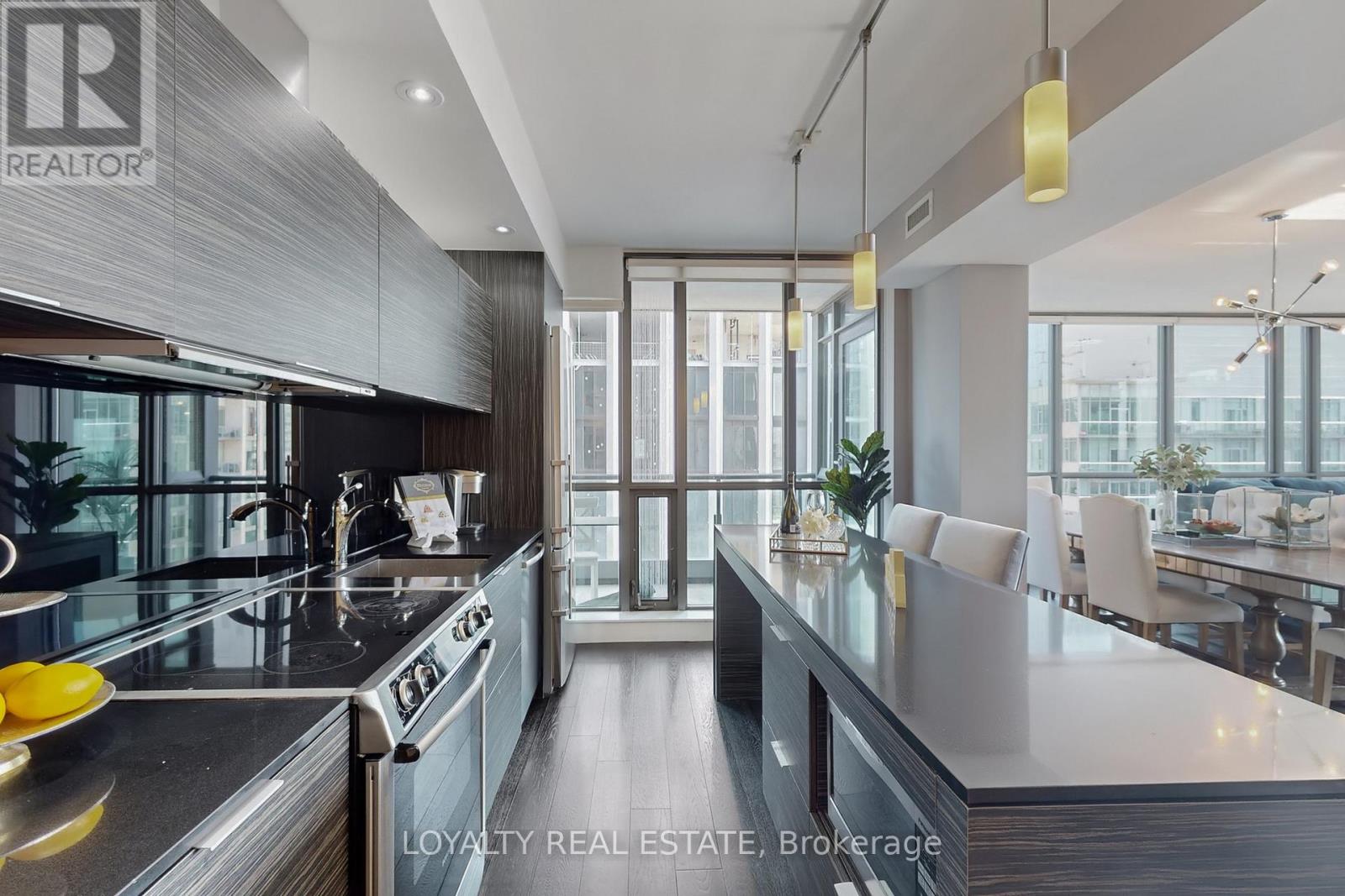 3305 - 8 Charlotte Street, Toronto, Ontario  M5V 0K4 - Photo 14 - C12832056