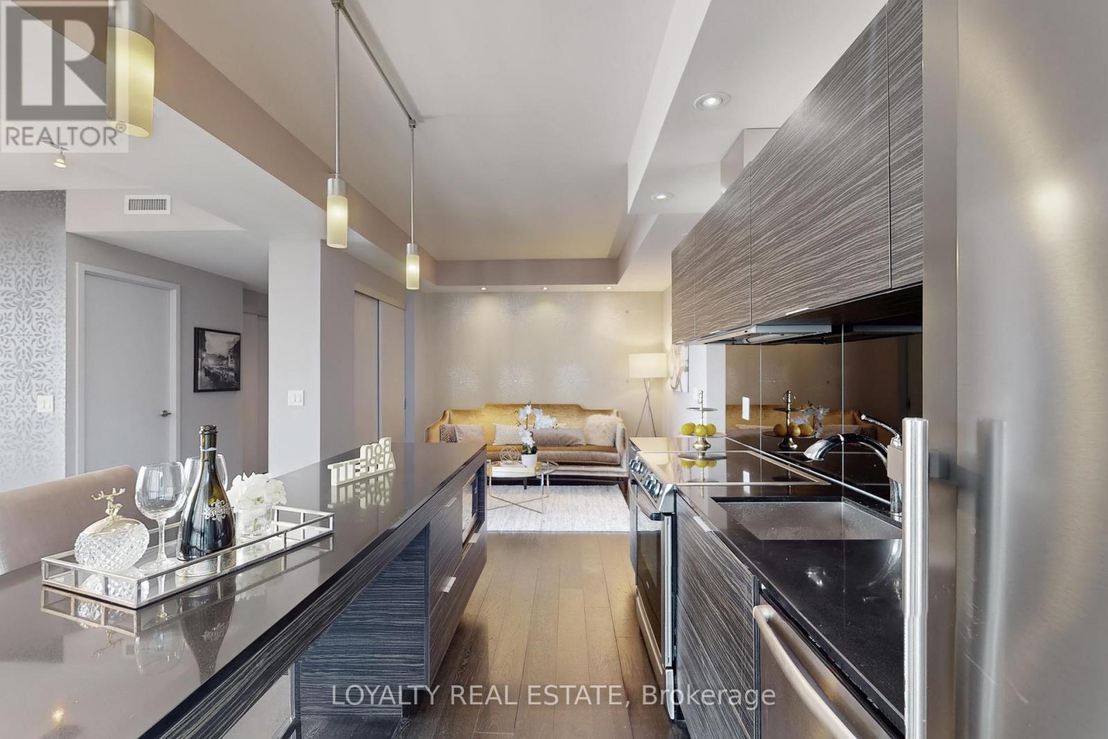 3305 - 8 Charlotte Street, Toronto, Ontario  M5V 0K4 - Photo 16 - C12832056