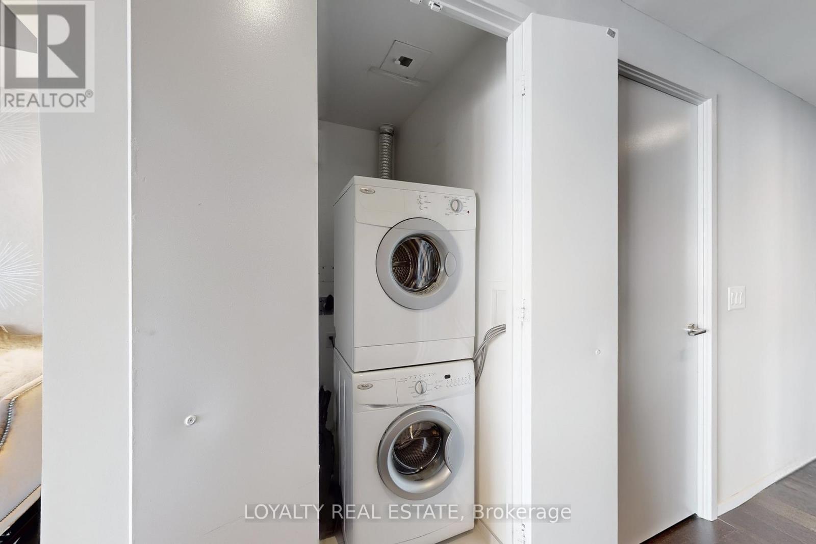 3305 - 8 Charlotte Street, Toronto, Ontario  M5V 0K4 - Photo 34 - C12832056